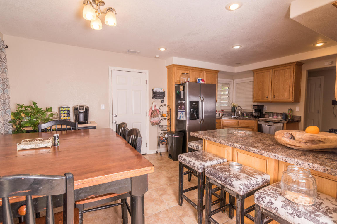 276 Aldebaran Ave, Lompoc, CA 93436 photo 2