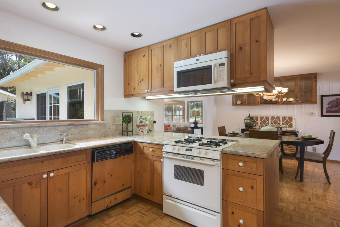 203 Serpolla St, Carpinteria, CA 93013 photo 5