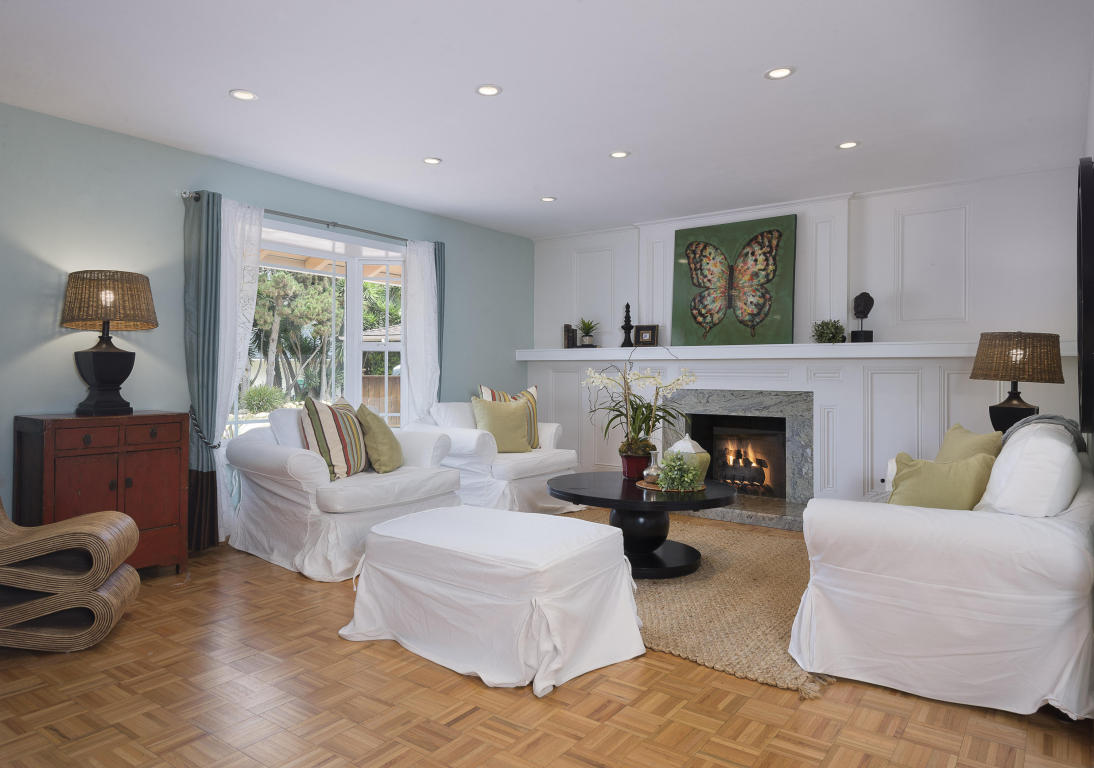 203 Serpolla St, Carpinteria, CA 93013 photo 2