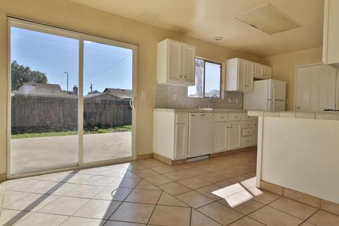 216 N Y St, Lompoc, CA 93436 photo 5