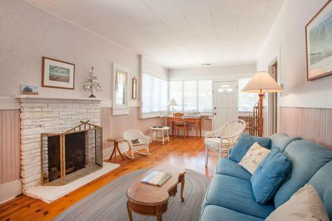 951 Maple Ave, Carpinteria, CA 93013 photo 3