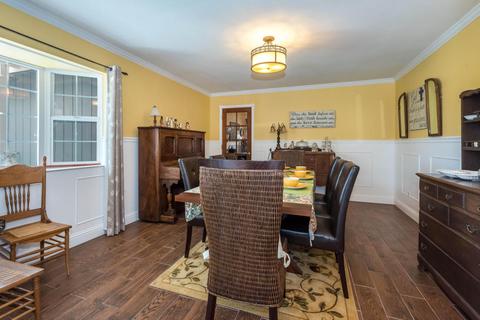205 Bell Ave, Lompoc, CA 93436 photo 2