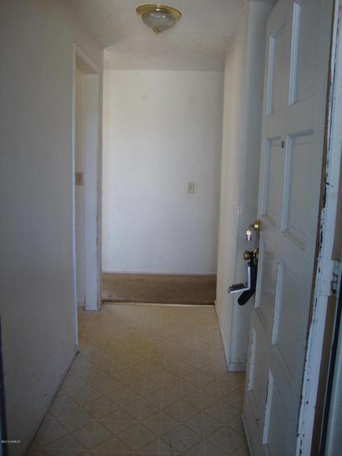 908 N Z St, Lompoc, CA 93436 photo 2