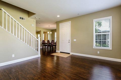 355 Feather River Pl, Oxnard, CA 93036 photo 4