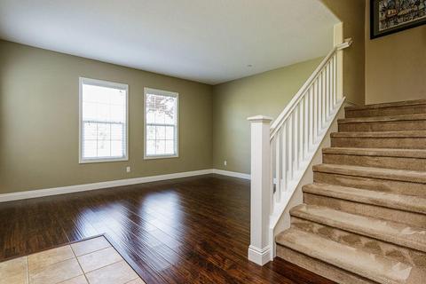 355 Feather River Pl, Oxnard, CA 93036 photo 3