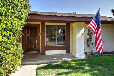 1486 Eucalyptus St, Carpinteria, CA 93013 photo 2