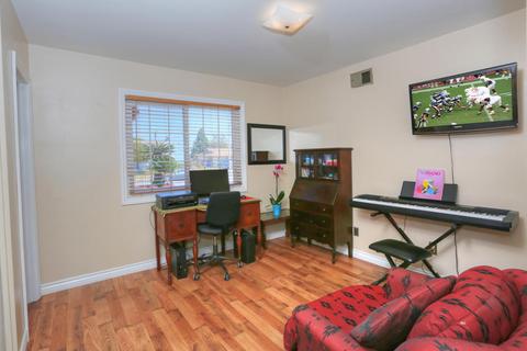 741 Leonard St, Camarillo, CA 93010 photo 12