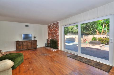 5676 Fiesta Dr, Carpinteria, CA 93013 photo 3