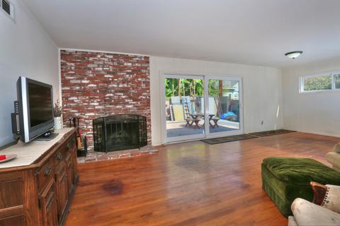 5676 Fiesta Dr, Carpinteria, CA 93013 photo 2
