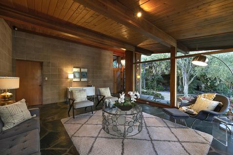 976 E Carrillo Rd, Santa Barbara, CA 93103 photo 5