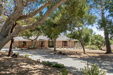 384 St Andrews Way, Lompoc, CA 93436 photo 2