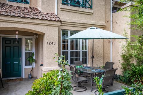 1243 Lost Point Ln, Oxnard, CA 93030 photo 1