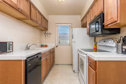 5950 Birch St #4, Carpinteria, CA 93013 photo 7