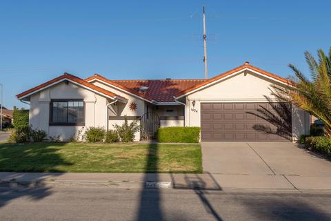 1424 N E St, Lompoc, CA 93436 photo 1