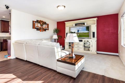 320 N Y St, Lompoc, CA 93436 photo 3