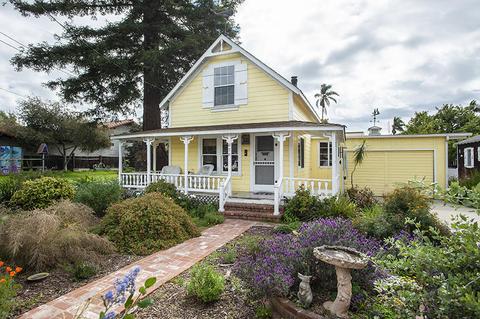 876 Maple Ave, Carpinteria, CA 93013 photo 2