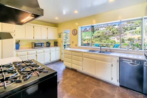 7031 Shepard Mesa Rd, Carpinteria, CA 93013 photo 10