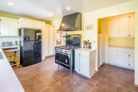 7031 Shepard Mesa Rd, Carpinteria, CA 93013 photo 11
