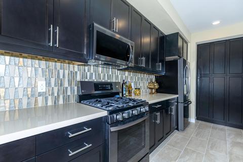 2800 Wagon Wheel Rd #403, Oxnard, CA 93036 photo 4