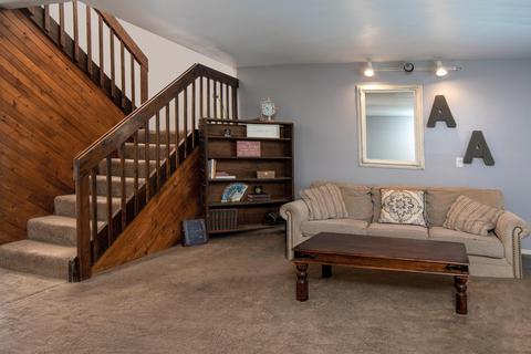 202 N R St, Lompoc, CA 93436 photo 3