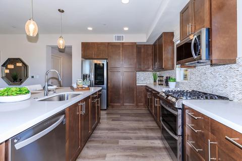2810 Wagon Wheel Rd #202, Oxnard, CA 93036 photo 4