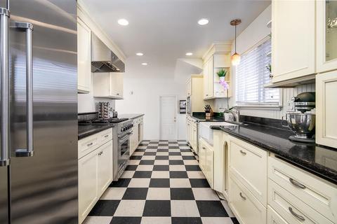 180 St Marys Dr, Oxnard, CA 93036 photo 5