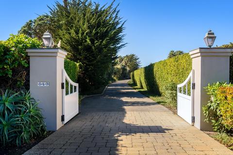 849 Sand Point Rd, Carpinteria, CA 93013 photo 2