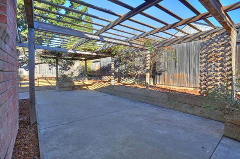 223 Spruce Dr, Goleta, CA 93117 photo 9