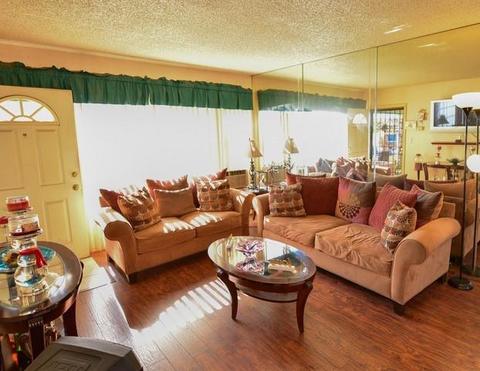 524 S Taper Ave, Compton, CA 90220 photo 2