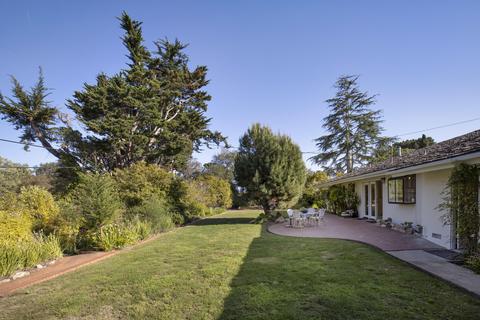 146 Serafin St, Carpinteria, CA 93013 photo 6