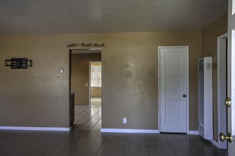 239 S B St, Lompoc, CA 93436 photo 4
