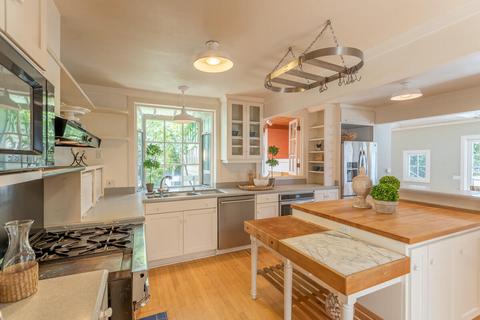 216 Ocean View Ave, Carpinteria, CA 93013 photo 4