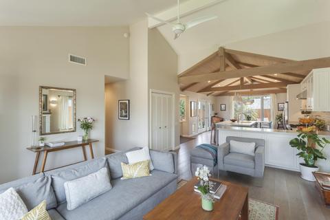 1476 Azalea Dr, Carpinteria, CA 93013 photo 3