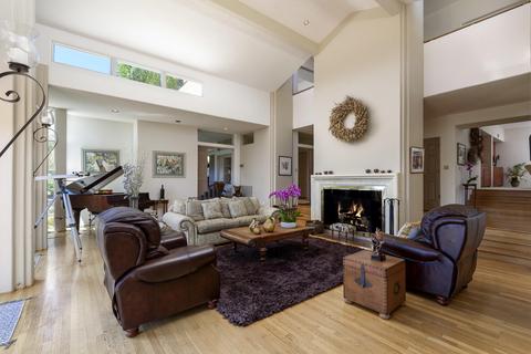 1984 Arriba St, Carpinteria, CA 93013 photo 8