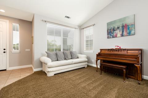 772 Tamarisk Dr, Lompoc, CA 93436 photo 2