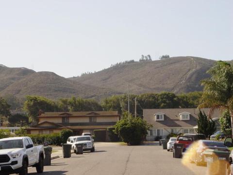 225 S 1st Pl, Lompoc, CA 93436 photo 2