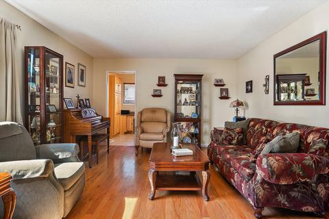 301 Bell Ave, Lompoc, CA 93436 photo 3