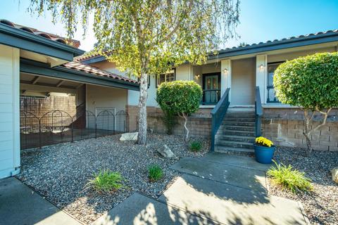 617 S C St, Lompoc, CA 93436 photo 2