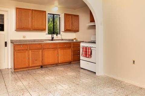 225 N I St, Lompoc, CA 93436 photo 5
