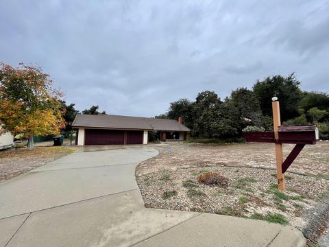 316 Oak Hill Dr, Lompoc, CA 93436 photo 2