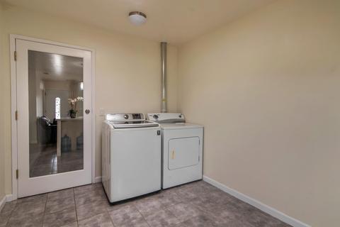 908 W Pine Ave, Lompoc, CA 93436 photo 7