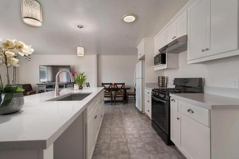908 W Pine Ave, Lompoc, CA 93436 photo 3