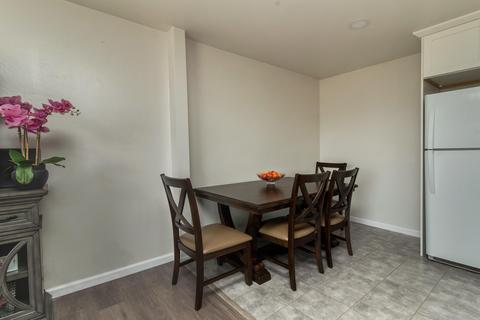 908 W Pine Ave, Lompoc, CA 93436 photo 5