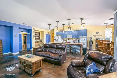 521 S Z St, Lompoc, CA 93436 photo 3
