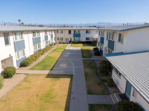125 W Hill St, Oxnard, CA 93033 photo 4