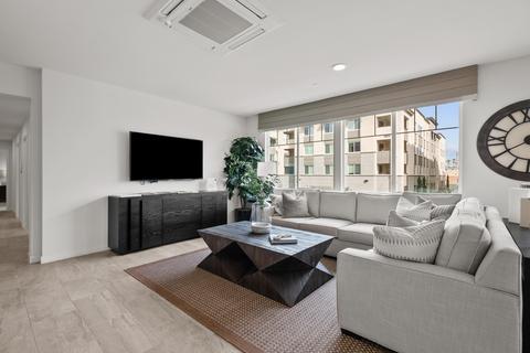 2840 Wagon Wheel Rd #403, Oxnard, CA 93036 photo 2