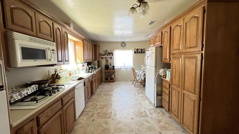 520 W Walnut Ave, Lompoc, CA 93436 photo 6