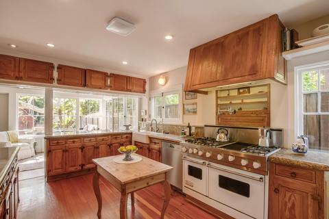 320 E Islay St, Santa Barbara, CA 93101 photo 4