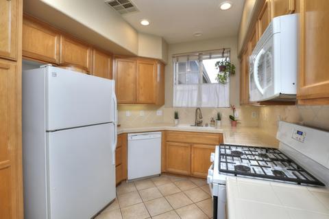 566 Springbrook Ct, Goleta, CA 93117 photo 5