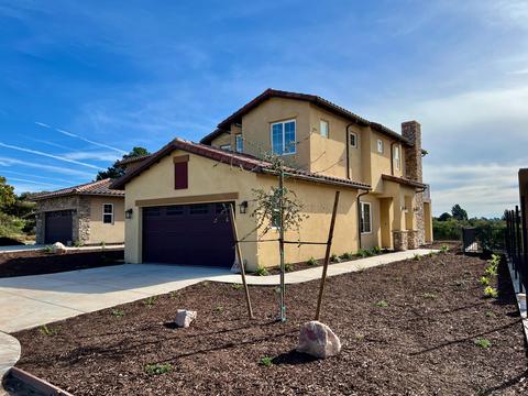 280 Oak Hill Dr, Lompoc, CA 93436